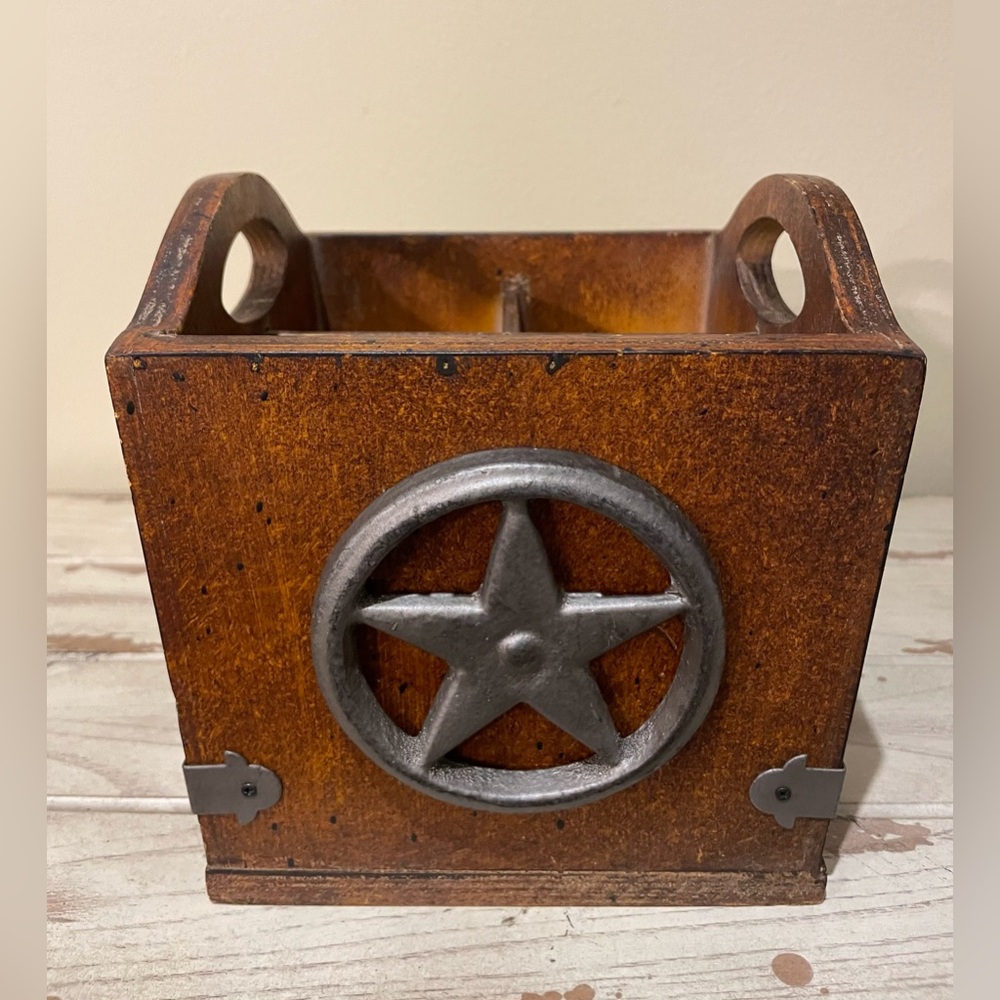Wooden Silverware Caddy With Metal Star